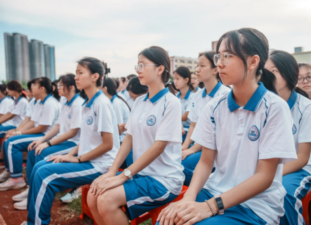 建造数字化精品课程完善空中课堂运行机制建立健全动态更新